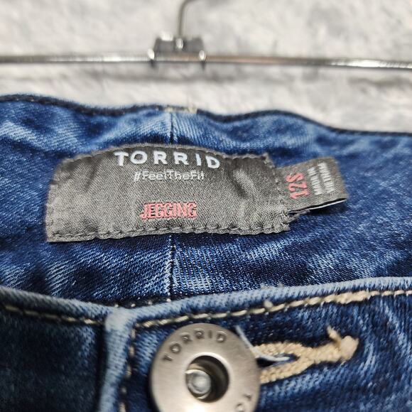 Torrid Feel The Fit Denim Stretch Jeggings Size 12S - Picture 7 of 7